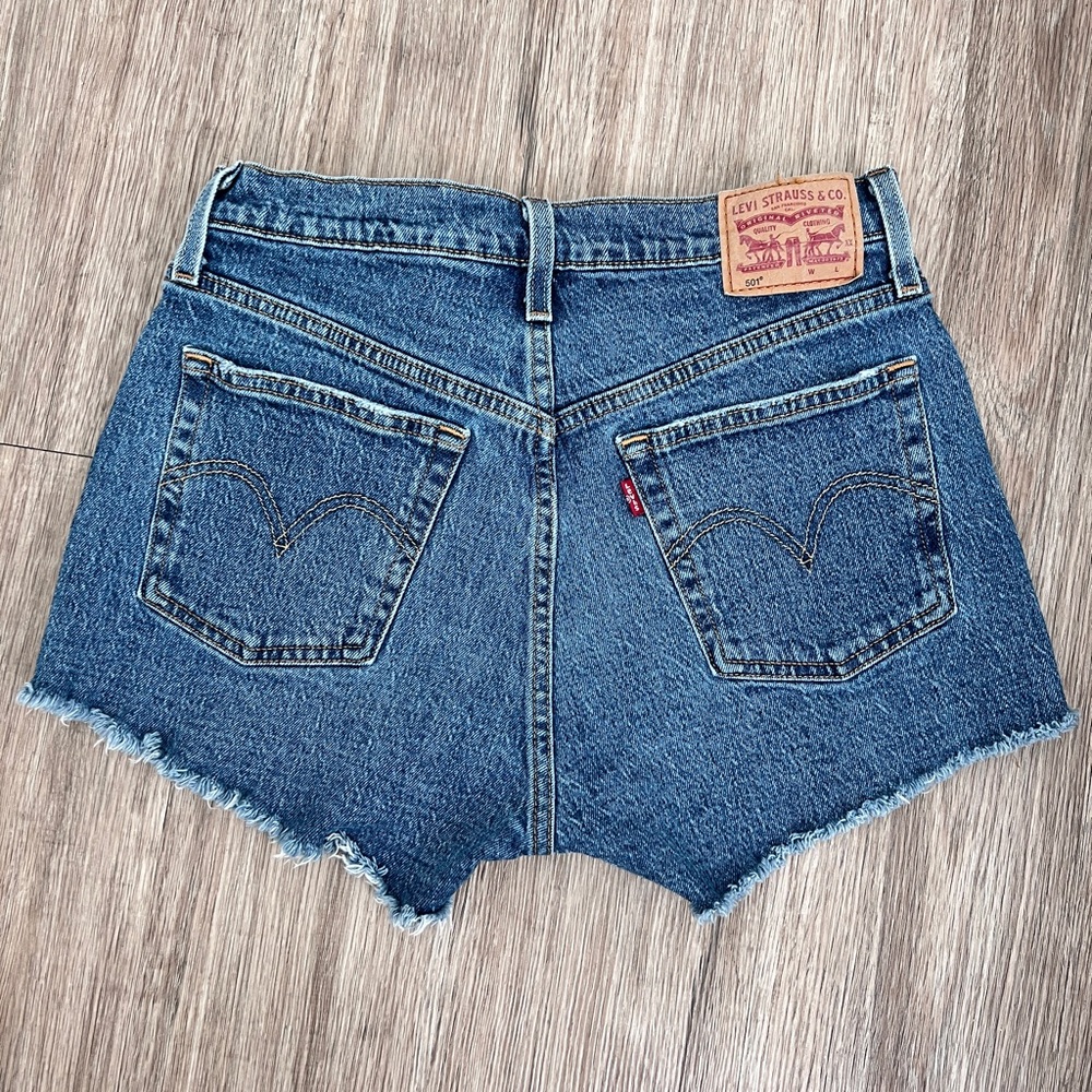 LEVI’S
501® ORIGINAL FIT HIGH RISE WOMEN'S SHORTS
In very good conditions!!